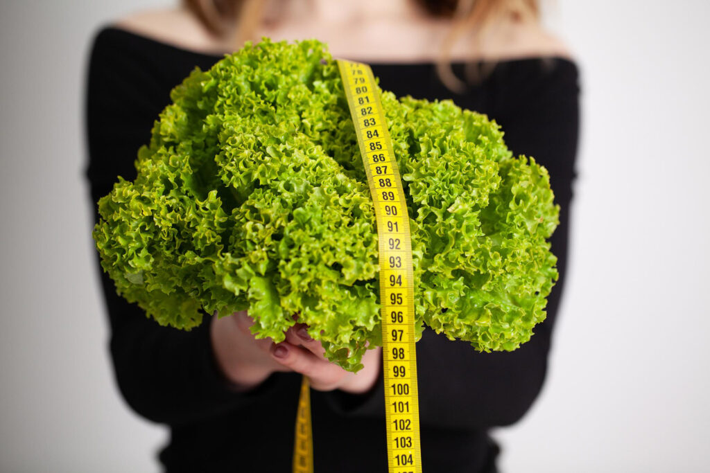 Jak schudnąć, jedząc wszystko, jak kobieta na zdjęciu?