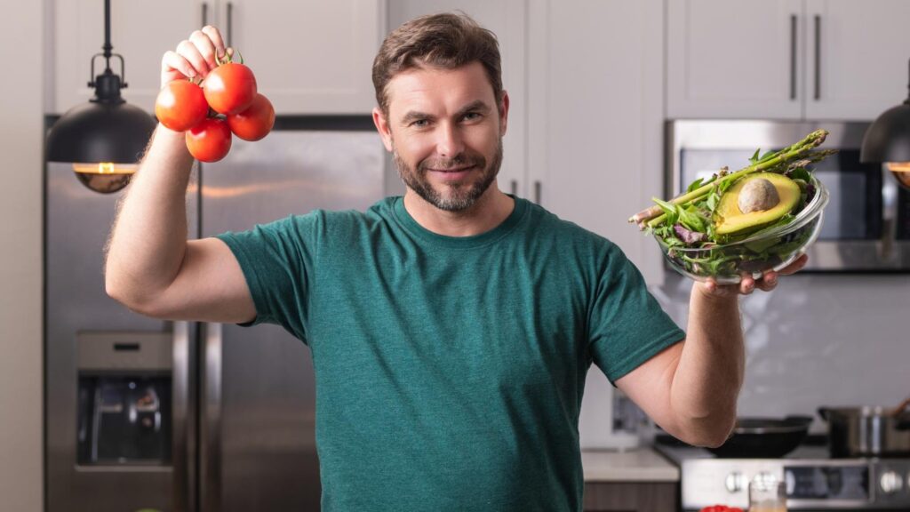 Mężczyzna na zdjęciu już wie, jak zacząć dietę!