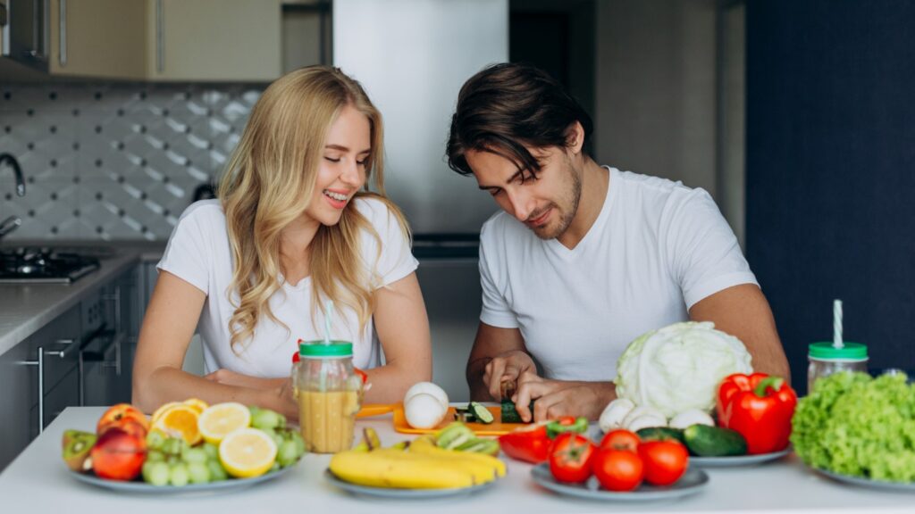 Na zdjęciu małżeństwo i ich zbilansowana dieta.